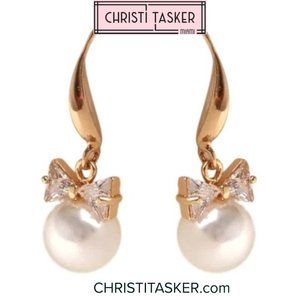 Bowtie Peal Earrings
